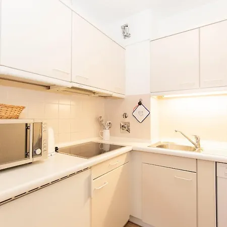 Apartment Trafalgar App 355 *